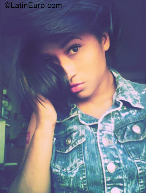 Date this foxy Venezuela girl Yelimar from Puerto La Cruz VE1409