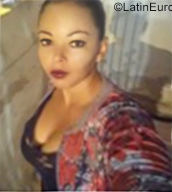 Date this good-looking Brazil girl Iris from Recife BR10494