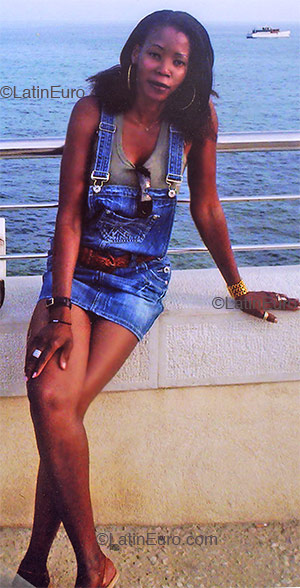 Date this charming France girl Justika from Avignon FR274