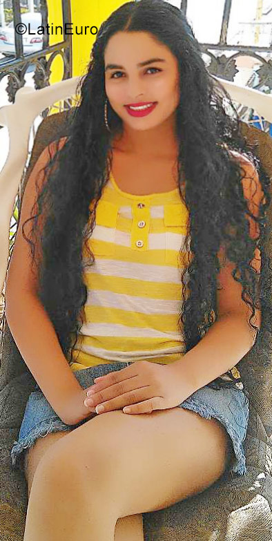 Date this cute Dominican Republic girl Romina from Bonao DO33228