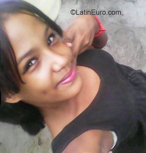 Date this hot Dominican Republic girl Angie from San Francisco de Macoris DO32528