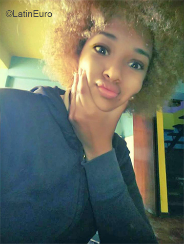 Date this sultry Venezuela girl Kelanyer from Caracas VE1666