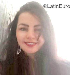 Date this lovely Brazil girl Fernanda from Recife BR10572