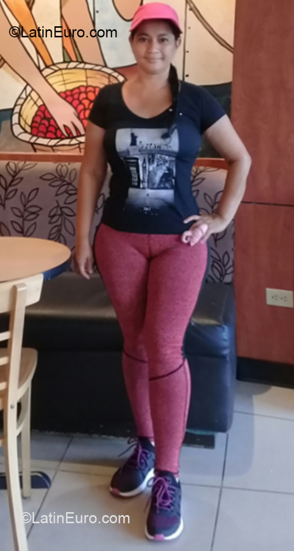 Date this charming Honduras girl Carmen from San Pedro Sula HN2515