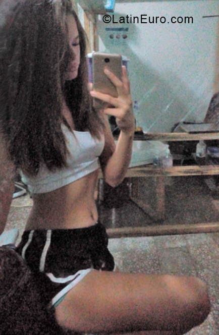 Date this hot Honduras girl Susan Sanchez from Tegucigalpa HN2537