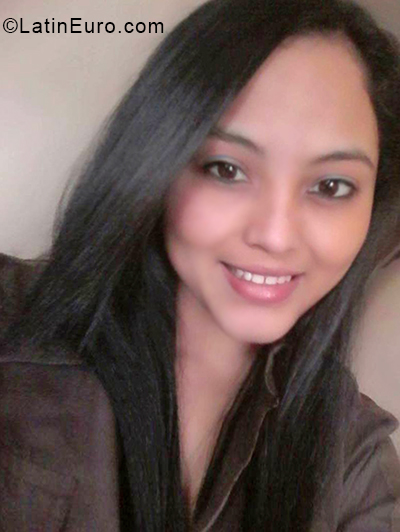 Date this sultry Honduras girl Eny from San Pedro Sula HN2561