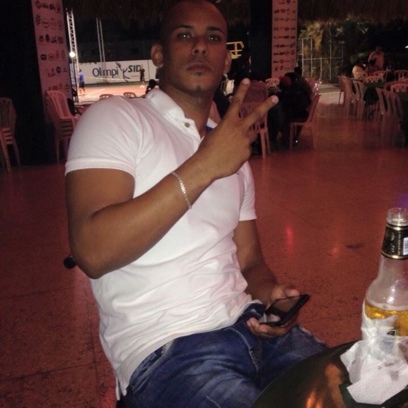 Date this young Dominican Republic man Emilio from Santo Domingo Este DO33326