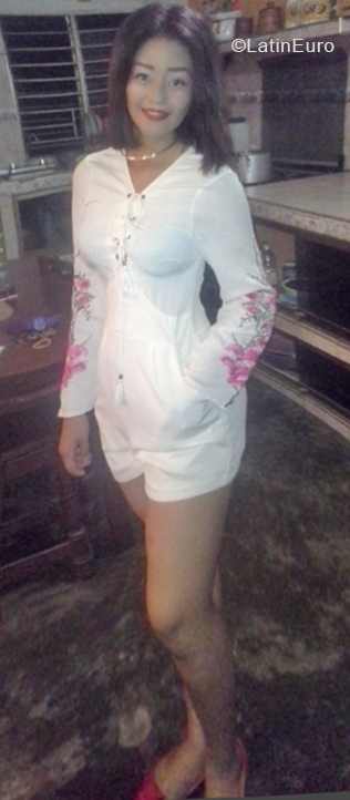 Date this nice looking Venezuela girl Yuremar from Guanare VE1985