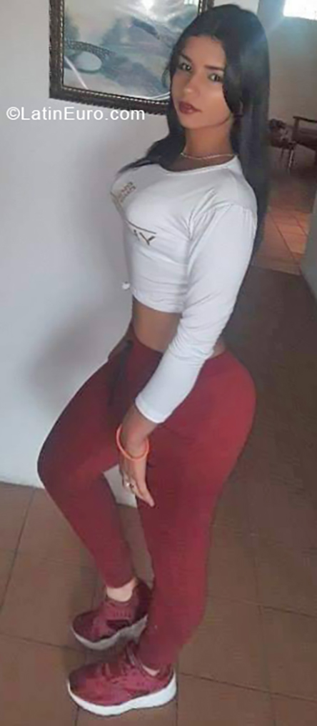 Date this nice looking Venezuela girl Eriuis from trujillo VE1999