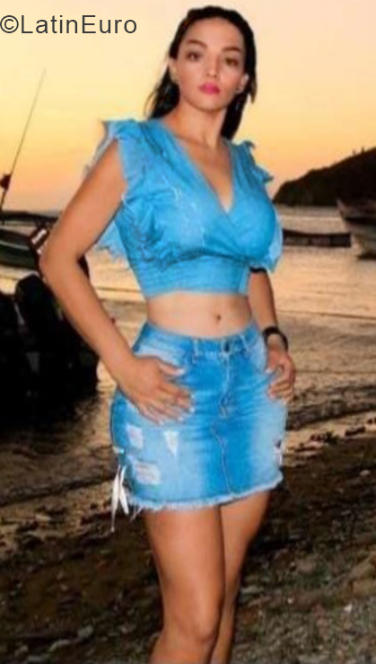 Date this attractive Colombia girl Paola from Santa Marta CO24607