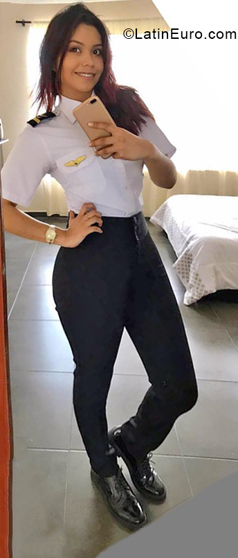 Date this good-looking Ecuador girl Jazmin from Puyo EC292