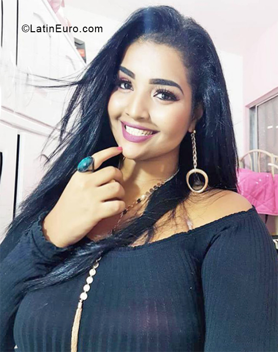 Date this foxy Brazil girl Cibele from Recife BR10740