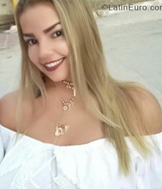 Date this voluptuous Colombia girl Elba from Santa Marta CO24724