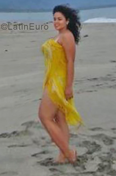 Date this hard body Colombia girl Sara from Santa Marta CO24818