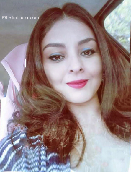 Date this pretty Honduras girl Jessica from Tegucigalpa HN2995