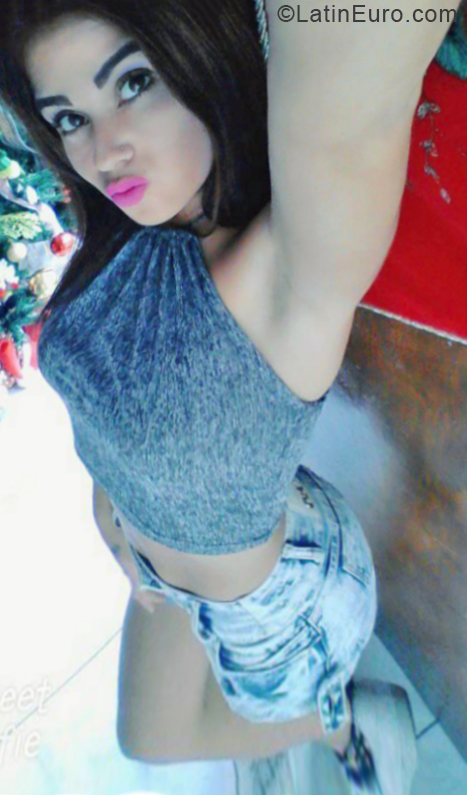 Date this young Venezuela girl Alexandra from Libertador VE2134