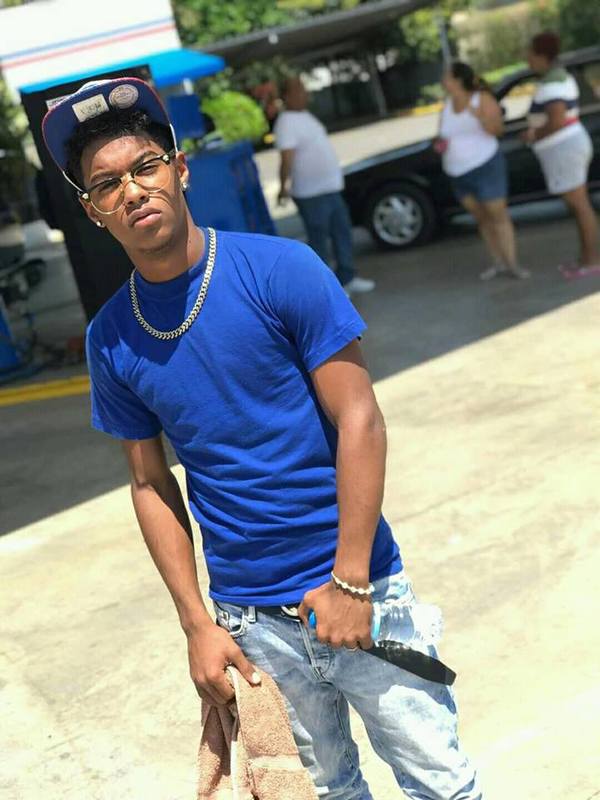 Date this athletic Dominican Republic man Carlos from Santiago De Los Caballeros DO34016