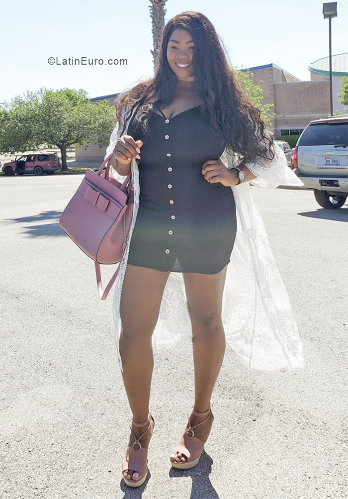 Date this lovely United States girl Madeline from Austin US19812