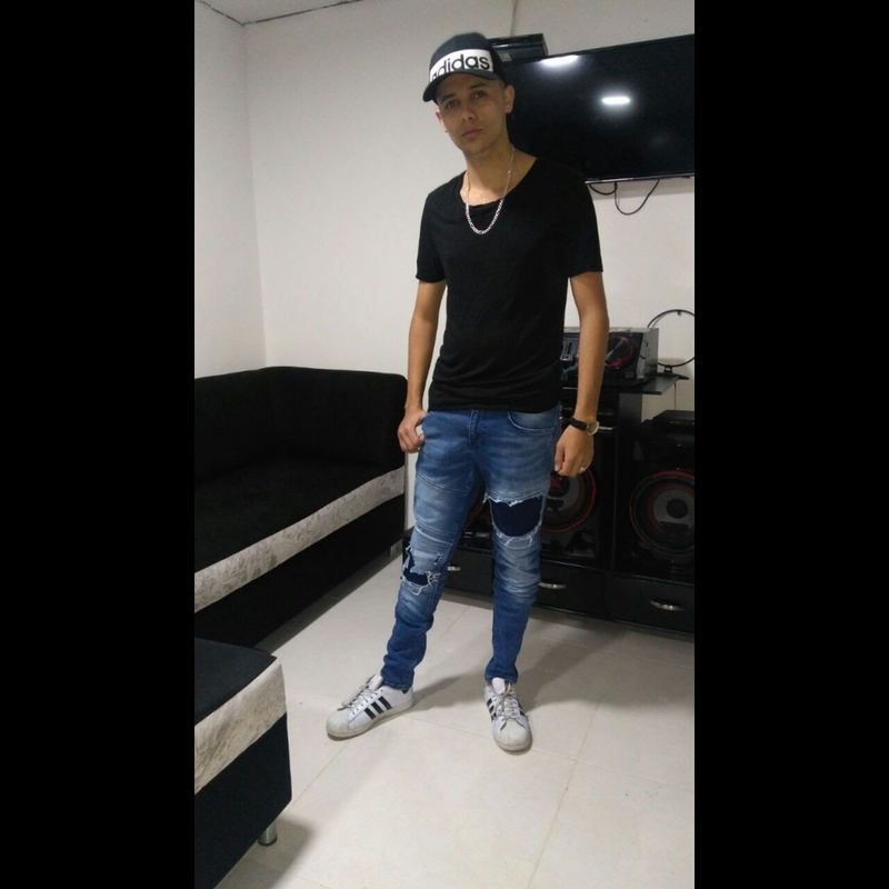 Date this delightful Colombia man Braian from Pereira CO25009