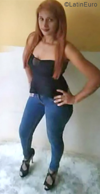 Date this voluptuous Dominican Republic girl Dulce from La Vega DO34266