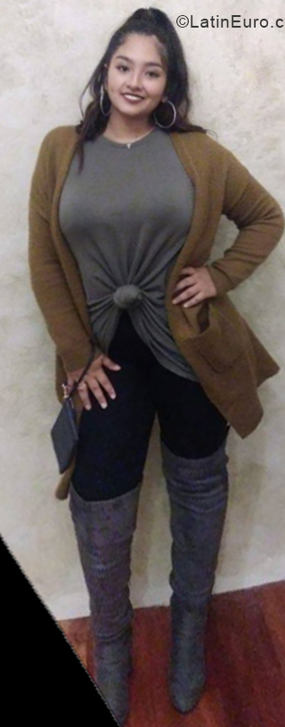 Date this gorgeous Venezuela girl Daniela from Los Teques VE2217