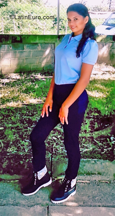 Date this happy Venezuela girl Mari from San Carlos VE2268
