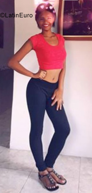 Date this athletic Venezuela girl Danyerli from Guarenas VE2275
