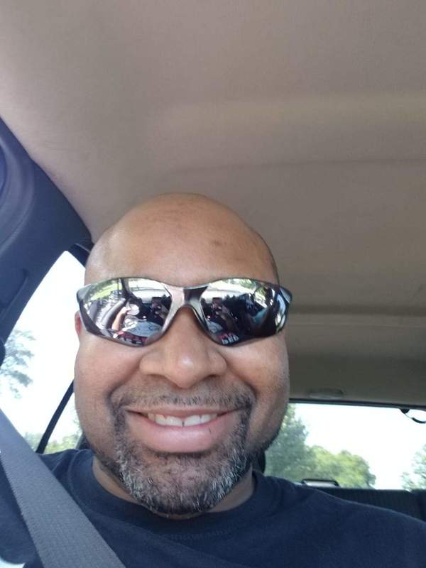 Date this pretty United States man Derrick from Aurora US19918