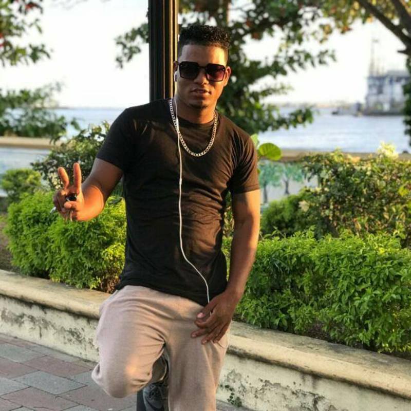 Date this hard body Dominican Republic man Ezequiel silves from San Pedro De Macoris DO34614