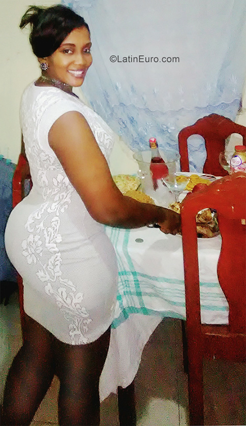 Date this athletic Dominican Republic girl Paula from Higuey DO35004