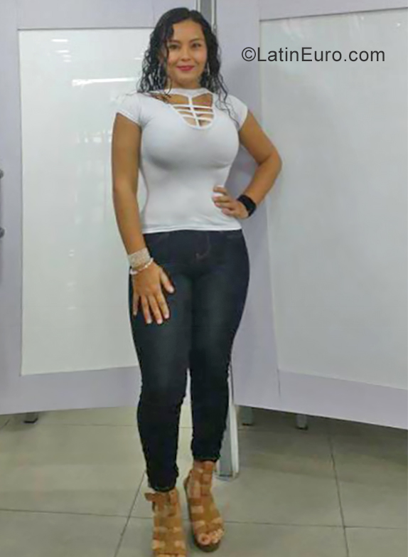 Date this charming Venezuela girl Rosbely from Barquisimeto VE2442