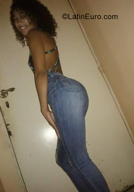 Date this gorgeous Venezuela girl Yorgeles from Caracas VE2453