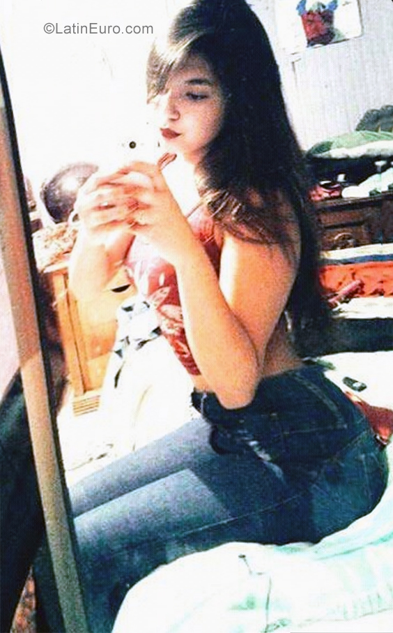 Date this beautiful Venezuela girl Romerly from Caracas VE2455