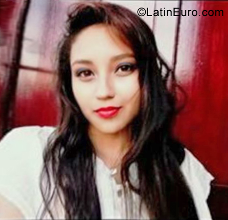 Date this pretty Honduras girl Teresa from La Ceiba HN2661