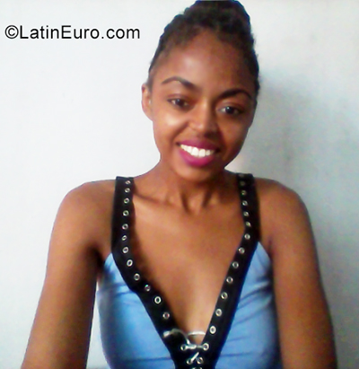 Date this beautiful Brazil girl Gessica from Belo Horizonte BR10851