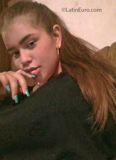 Date this stunning Venezuela girl Rosmary from Maracaibo VE2481