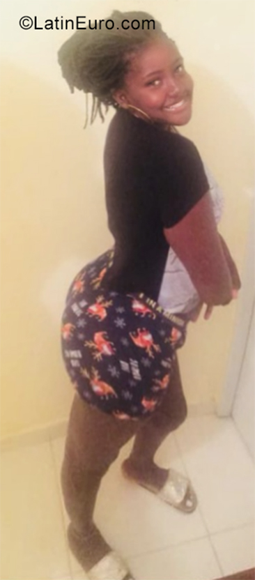 Date this sultry Dominican Republic girl Ruth from San Pedro De Macoris DO35318