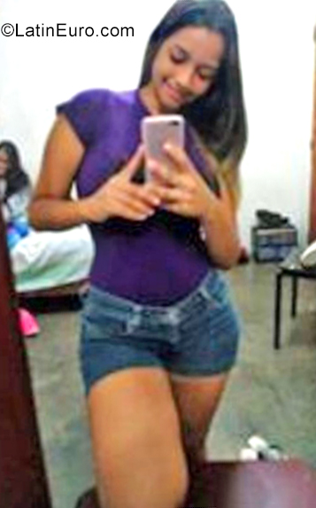 Date this happy Venezuela girl Beatriz from Cumana VE2511