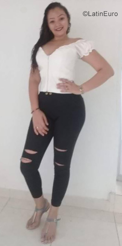 Date this cute Colombia girl Gabriela from Santa Marta CO25702