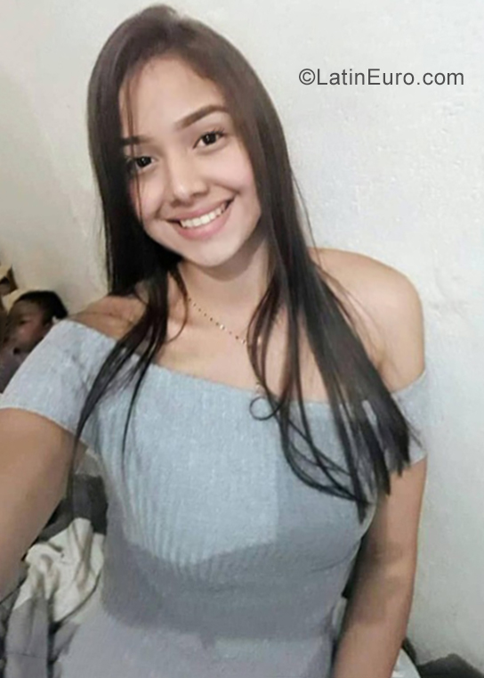 Date this young Venezuela girl Hilary from Barquisimeto VE2538