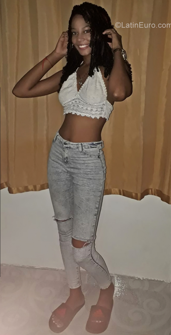 Date this passionate Colombia girl Kiaria from Santa Marta CO25815