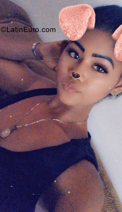 Date this voluptuous Venezuela girl Diana from Cumana VE2674