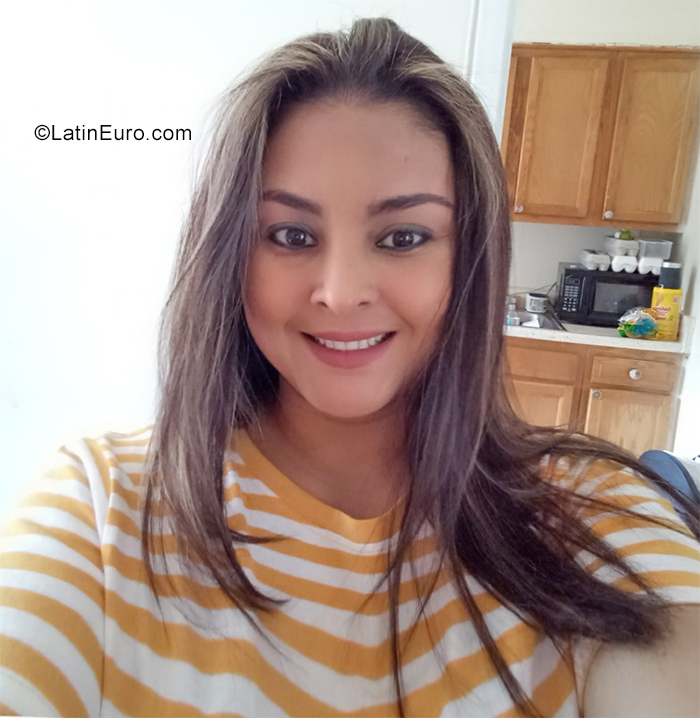 Date this foxy Honduras girl Jessica from El Progreso HN2687