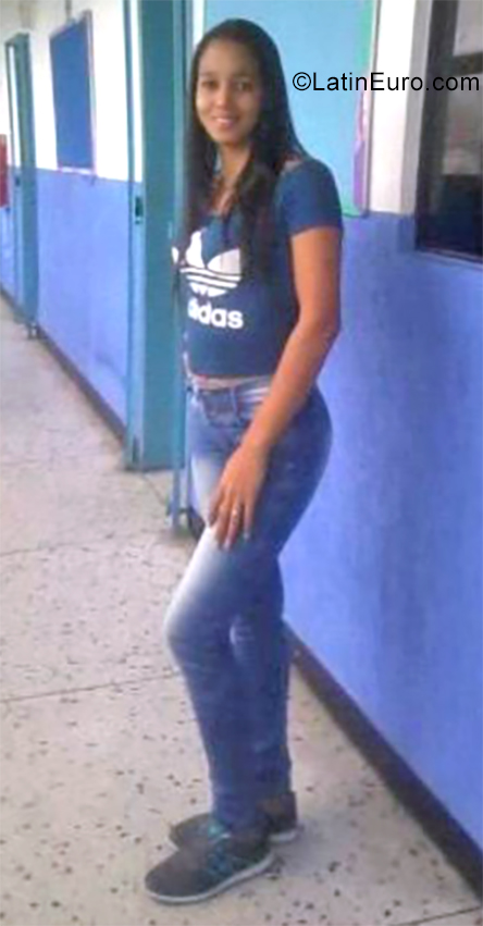 Date this lovely Venezuela girl Franyolith from Barquisimeto VE2594