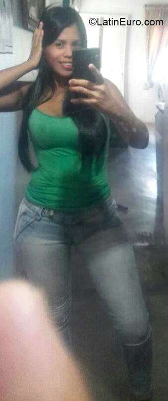 Date this stunning Venezuela girl Orlenyis from Coro VE2616