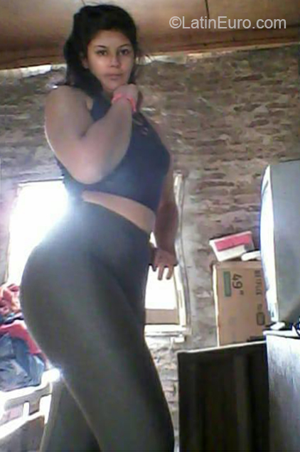 Date this hard body Argentina girl Mariluz from Buenos Aires AR225