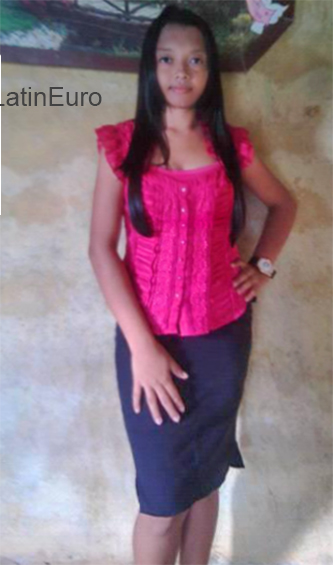 Date this pretty Venezuela girl Genesis from Coro VE2637