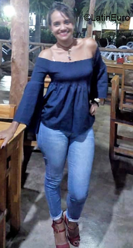 Date this tall Colombia girl Pati from Santa Marta CO25940