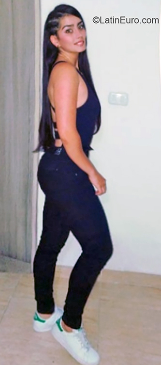 Date this funny Colombia girl Valentina from Pereira CO25957