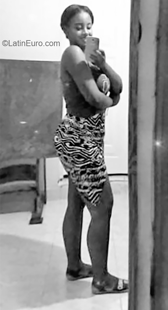 Date this good-looking Dominican Republic girl Yasiry from Bonao DO35832